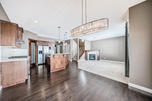 259 St Moritz Drive Sw, Calgary, AB - Indoor Photo Showing Kitchen