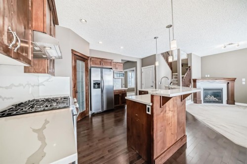259 St Moritz Drive Sw, Calgary, AB - Indoor Photo Showing Kitchen With Stainless Steel Kitchen With Upgraded Kitchen