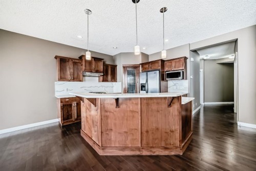 259 St Moritz Drive Sw, Calgary, AB - Indoor Photo Showing Kitchen