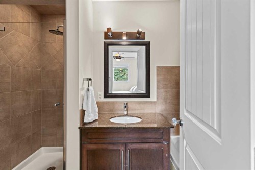 10311 Wapiti Drive Se, Calgary, AB - Indoor Photo Showing Bathroom