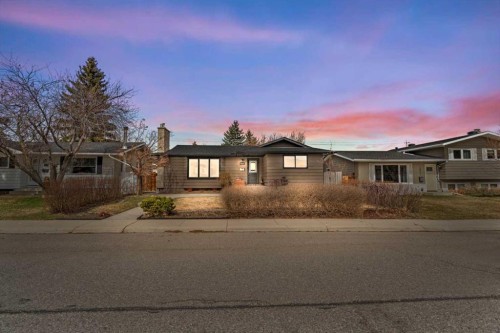10311 Wapiti Drive Se, Calgary, AB - Outdoor With Facade