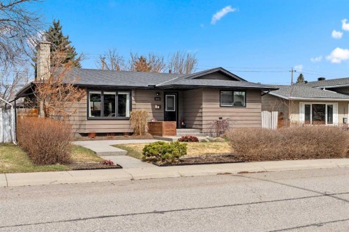 10311 Wapiti Drive Se, Calgary, AB - Outdoor With Facade