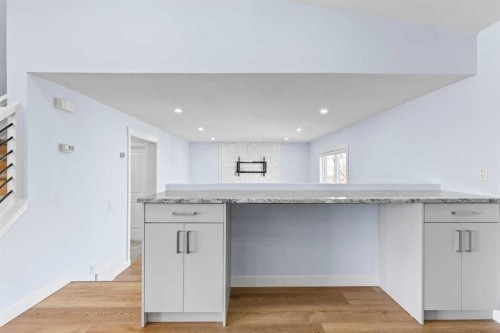 55 Whitehaven Crescent Ne, Calgary, AB - Indoor Photo Showing Kitchen