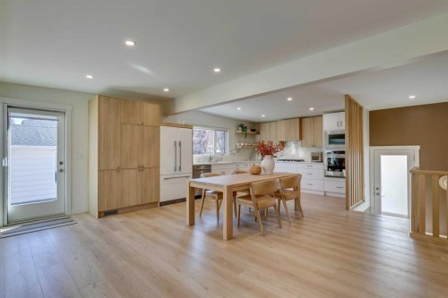 419 Parkview Crescent Se, Calgary, AB - Indoor