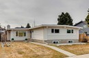 419 Parkview Crescent Se, Calgary, AB  - Outdoor 