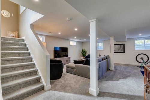 419 Parkview Crescent Se, Calgary, AB - Indoor