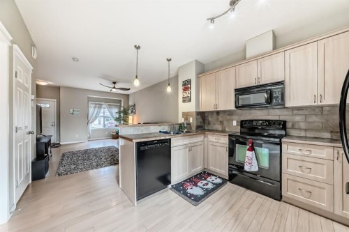 111 Ranch Ridge Meadow, Strathmore, AB - Indoor Photo Showing Kitchen