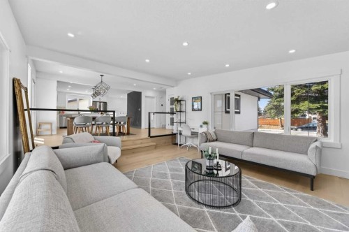 268 Silver Brook Way Nw, Calgary, AB - Indoor Photo Showing Living Room