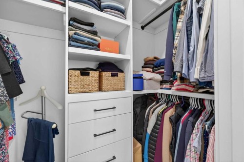 268 Silver Brook Way Nw, Calgary, AB - Indoor With Storage