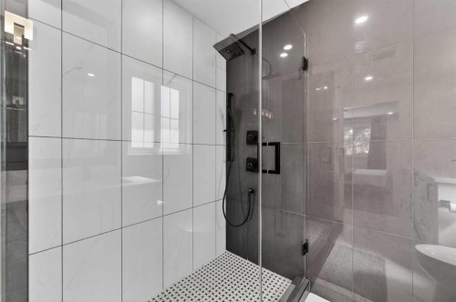 268 Silver Brook Way Nw, Calgary, AB - Indoor Photo Showing Bathroom