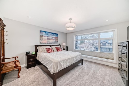 3705 2 Avenue Sw, Calgary, AB - Indoor Photo Showing Bedroom