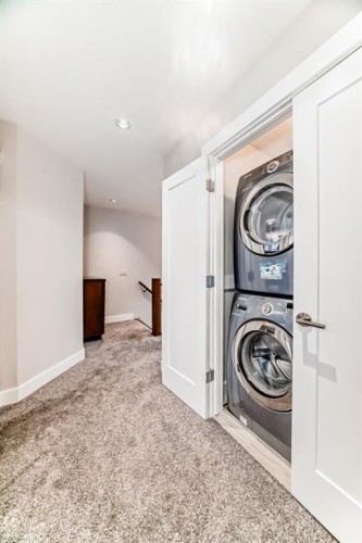 3705 2 Avenue Sw, Calgary, AB - Indoor Photo Showing Laundry Room