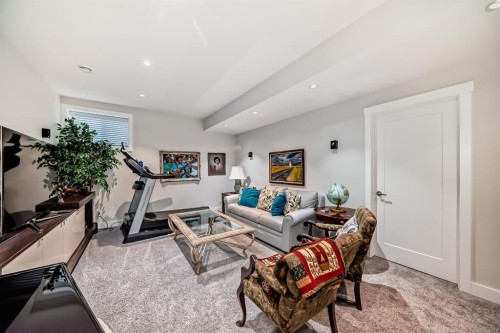 3705 2 Avenue Sw, Calgary, AB - Indoor Photo Showing Gym Room