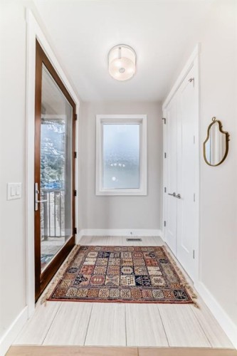 3705 2 Avenue Sw, Calgary, AB - Indoor Photo Showing Other Room