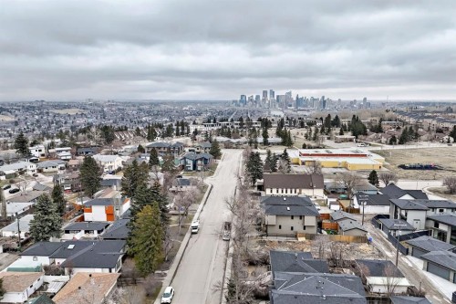 3705 2 Avenue Sw, Calgary, AB - Outdoor With View