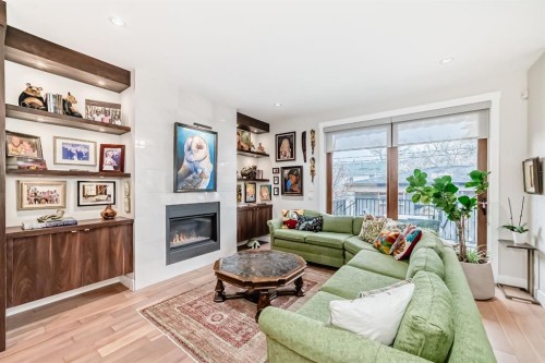 3705 2 Avenue Sw, Calgary, AB - Indoor Photo Showing Living Room With Fireplace