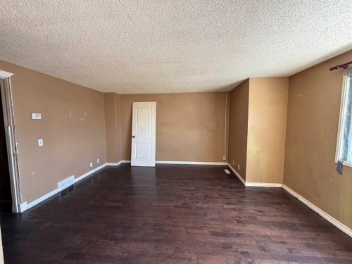 93-1555 Falconridge Drive, Calgary, AB - Indoor Photo Showing Other Room