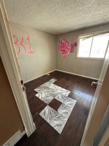 93-1555 Falconridge Drive, Calgary, AB - Indoor Photo Showing Other Room