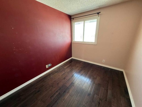 93-1555 Falconridge Drive, Calgary, AB - Indoor Photo Showing Other Room