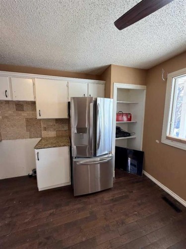 93-1555 Falconridge Drive, Calgary, AB - Indoor Photo Showing Kitchen