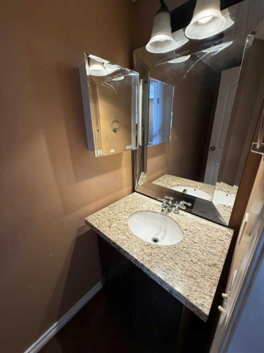93-1555 Falconridge Drive, Calgary, AB - Indoor Photo Showing Bathroom
