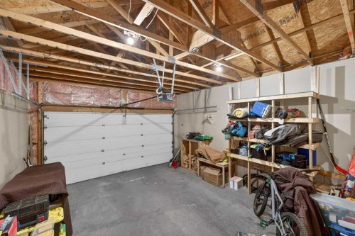 10 Somerglen Crescent Sw, Calgary, AB - Indoor Photo Showing Garage