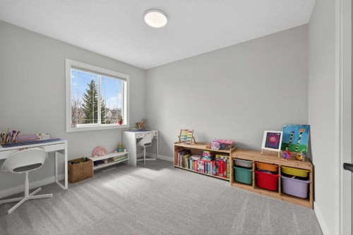 10 Somerglen Crescent Sw, Calgary, AB - Indoor Photo Showing Office