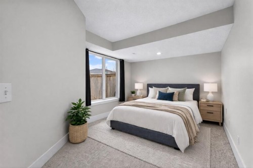 10 Somerglen Crescent Sw, Calgary, AB - Indoor Photo Showing Bedroom