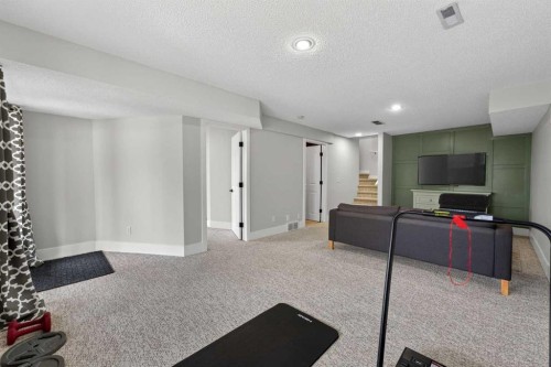 10 Somerglen Crescent Sw, Calgary, AB - Indoor