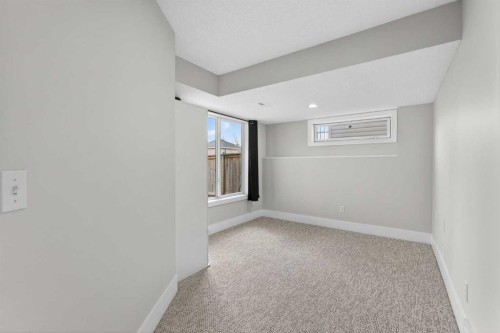10 Somerglen Crescent Sw, Calgary, AB - Indoor