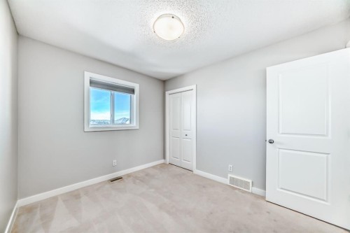9 Panton View Nw, Calgary, AB - Indoor Photo Showing Other Room