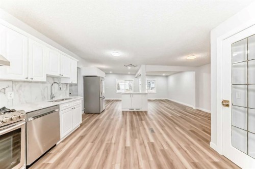 307 Huntridge Road Ne, Calgary, AB - Indoor Photo Showing Kitchen