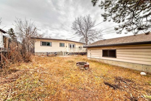 307 Huntridge Road Ne, Calgary, AB - Outdoor