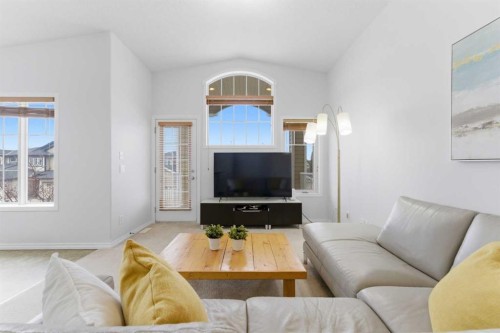 40 Royal Birch Mount Nw, Calgary, AB - Indoor Photo Showing Living Room