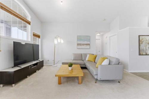 40 Royal Birch Mount Nw, Calgary, AB - Indoor Photo Showing Living Room