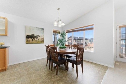 40 Royal Birch Mount Nw, Calgary, AB - Indoor Photo Showing Dining Room