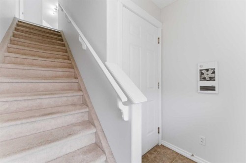 40 Royal Birch Mount Nw, Calgary, AB - Indoor Photo Showing Other Room