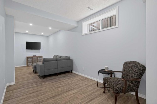 190 River Heights Crescent, Cochrane, AB - Indoor