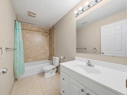32 Panatella Parade Nw, Calgary, AB - Indoor Photo Showing Bathroom