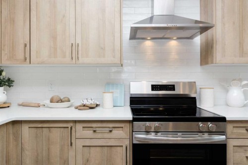245 Bighorn Avenue, Calgary, AB - Indoor Photo Showing Kitchen