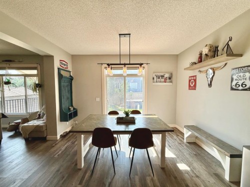 607 Montgomery Close Se, High River, AB - Indoor Photo Showing Dining Room