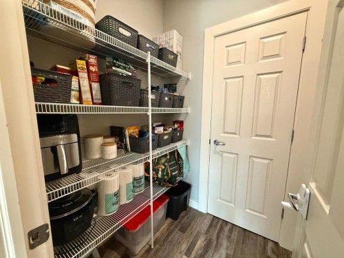 607 Montgomery Close Se, High River, AB - Indoor