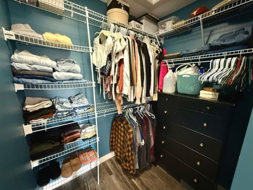 607 Montgomery Close Se, High River, AB - Indoor With Storage