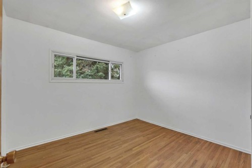 604 56 Avenue Sw, Calgary, AB - Indoor Photo Showing Other Room