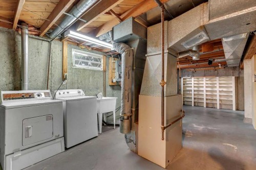 604 56 Avenue Sw, Calgary, AB - Indoor Photo Showing Laundry Room