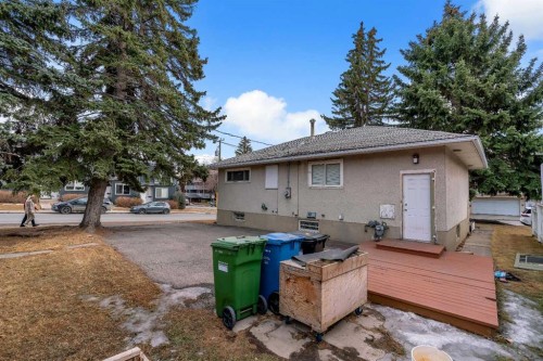 604 56 Avenue Sw, Calgary, AB - Outdoor