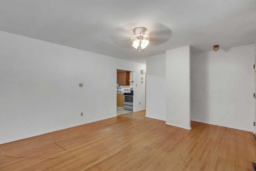 604 56 Avenue Sw, Calgary, AB - Indoor Photo Showing Other Room