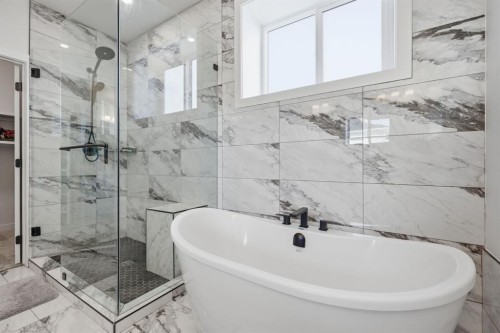 31 St. Andrews Close, Lyalta, AB - Indoor Photo Showing Bathroom