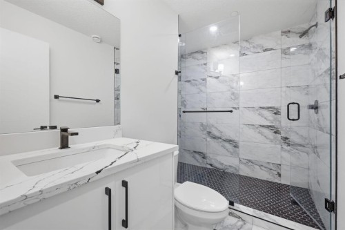 31 St. Andrews Close, Lyalta, AB - Indoor Photo Showing Bathroom