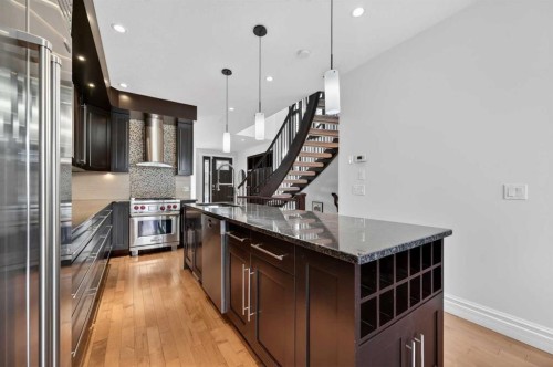 1924 48 Avenue Sw, Calgary, AB - Indoor Photo Showing Kitchen With Upgraded Kitchen